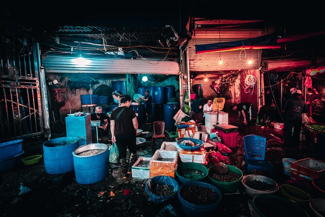 Hanoi Dawn Private Food Tour with 10+ Tastings - The private format makes a 4:00 am start easier
