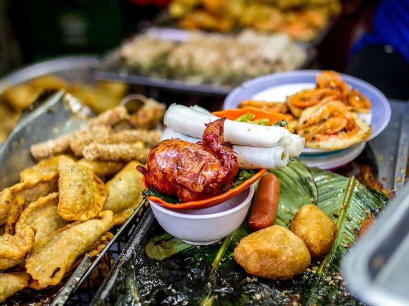 Hanoi: Eat Like a Local Small Group Street Food Tour - Practical booking advice