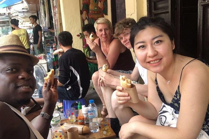 Hanoi Food on Foot: Walking Tour of Hanoi Old Quarter - What the guides add to the meal