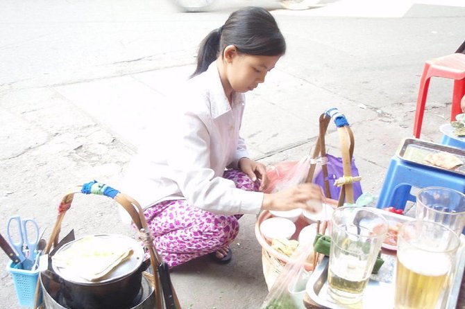 Hanoi Food on Foot: Walking Tour of Hanoi Old Quarter - Eating your way through the Old Quarter