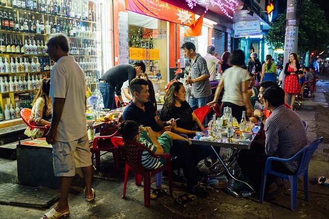 Hanoi Food & Train Street Tour - Reaching Train Street safely