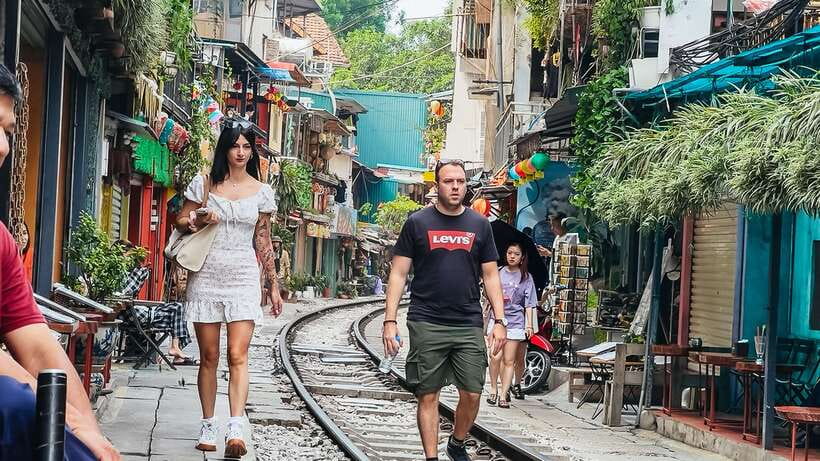 Hanoi: Guided Food Tour with Train Street Visit - Taxi to Train Street changes the pace