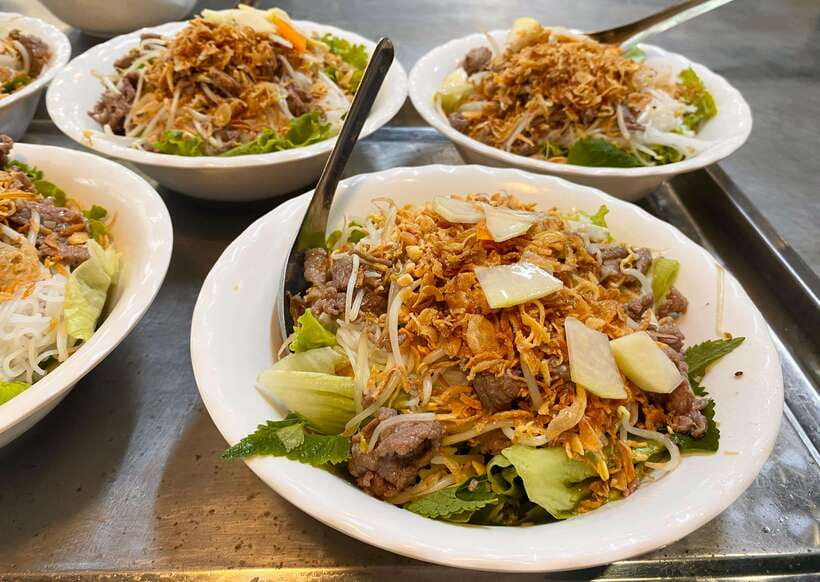 Hanoi: Guided Street Food Tour with Train Street Experience - Key points before you book