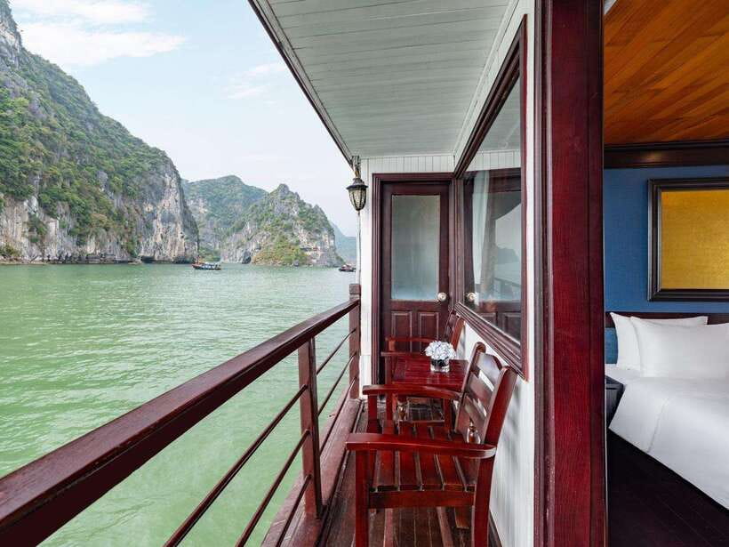 Hanoi: Ha Long & Bai Tu Long Bay 1 or 2-Day Cruise - The 1-day route: caves, kayaking, and Titop Island
