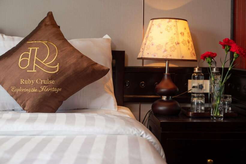 Hanoi: Ha Long Bay 2-Day 1-Night Tour by 4-star Luxury Junk - Who will enjoy this 2-day cruise