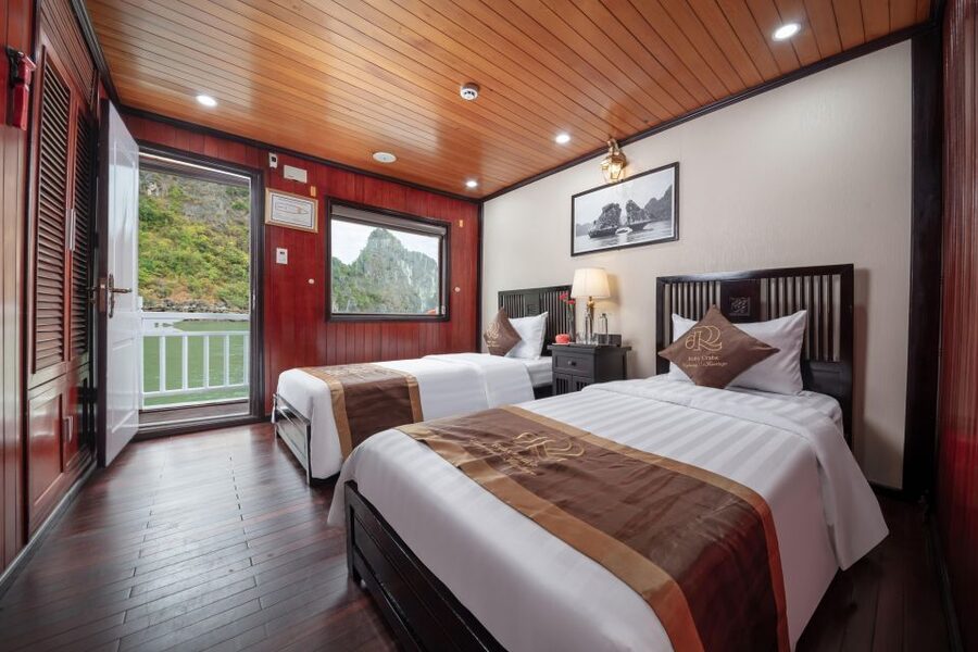 Hanoi: Ha Long Bay 2-Day 1-Night Tour by 4-star Luxury Junk - Early morning views and breakfast on day two