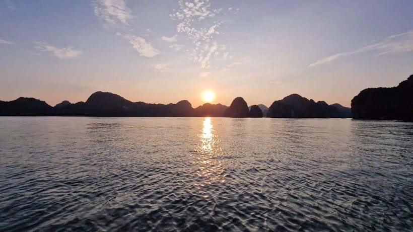 Hanoi: Ha Long Bay & CatBa Island 3-Day with Boutique Cruise - Food, group size, and the guide