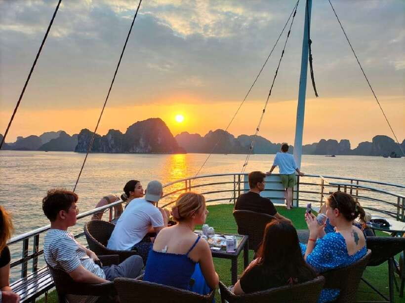 Hanoi: Ha Long Bay Day Cruise - Swimming, Meal, Kayaking - Titop Island, swimming, and the climb