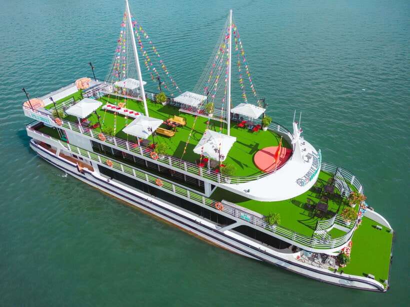 Hanoi: Ha Long Bay Day Tour - Apollo Cruise, Jacuzzi, Buffet - Kayaking or bamboo boat at Luon Cave