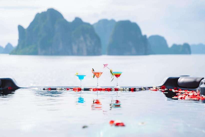 Hanoi: Ha Long Bay Day Tour - Apollo Cruise, Jacuzzi, Buffet - Lunch with Ha Long Bay outside the window