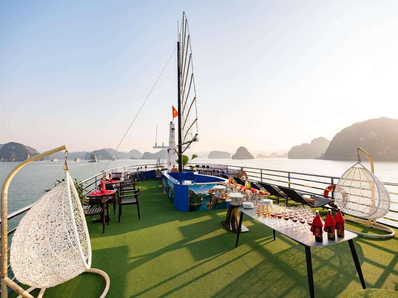 Hanoi: Halong Bay Cruise, Amazing Cave, Titov Island & Kayak - Titov Island for swimming or the summit