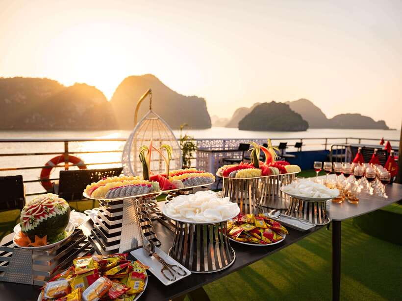 Hanoi: Halong Bay Cruise, Amazing Cave, Titov Island & Kayak - What the $42 price really buys you