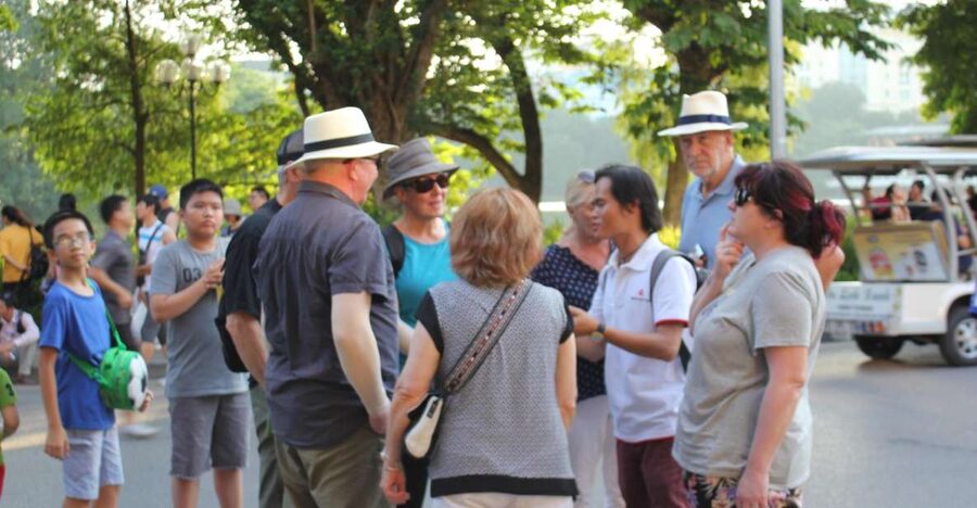 Hanoi Highlights: Full-Day Small Group City Tour with Lunch - Ho Chi Minh’s Mausoleum and the One-Pillar Pagoda