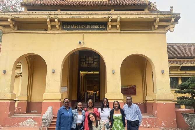 Hanoi Hoa Lo Prison and War museums Tour - What the guide adds to the day