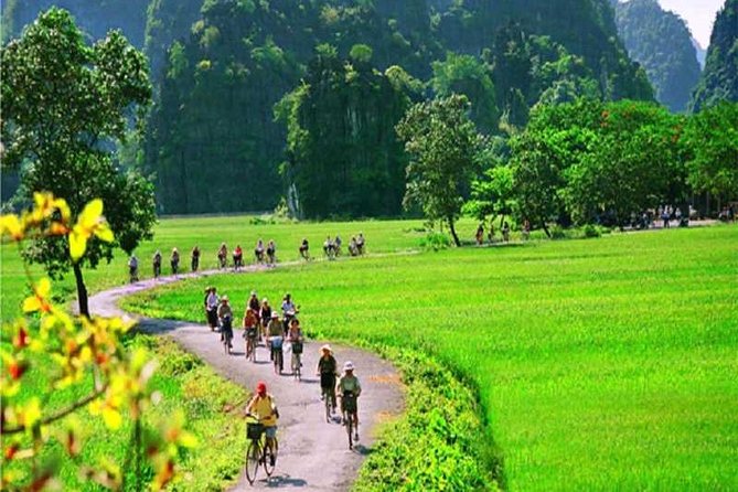 Hanoi - Hoa Lu - Tam Coc - Mua Cave - 1 Day Tour. By Luxury Limousine From Hanoi - Transport, group size, and the luxury question