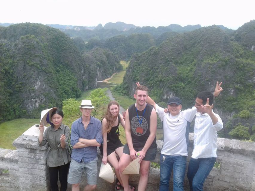 Hanoi: Hoa Lu, Trang An Caves & Mua Cave Day Trip and Lunch - Lunch at a local buffet