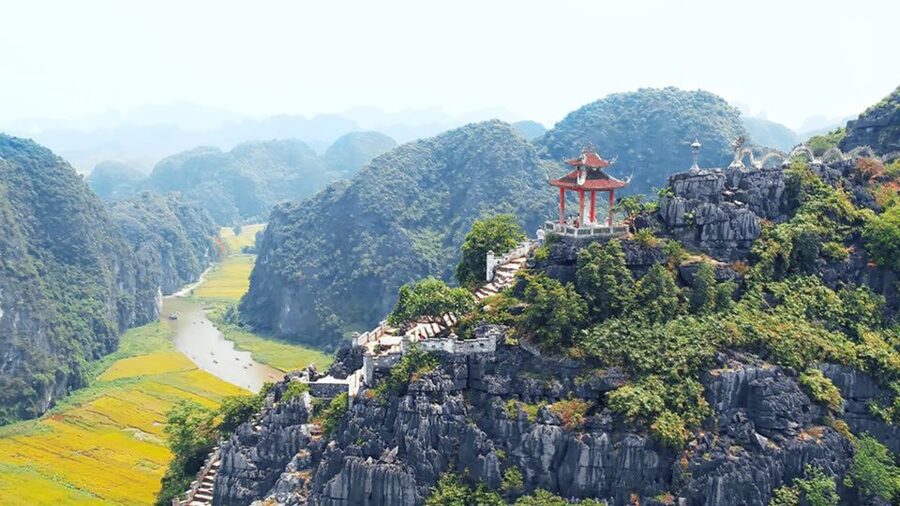 Hanoi: Hoa Lu, Trang An Caves & Mua Cave Day Trip and Lunch - The road from Hanoi to Hoa Lu