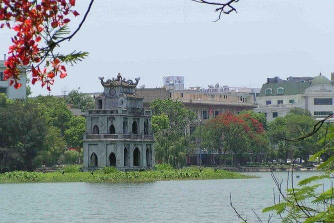 Hanoi in a day from Halong city - Choose your lunch: restaurant and cyclo, or Old Quarter food walk