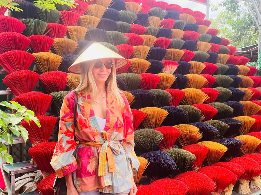 Hanoi: Incense Village, Hat, Lacquer, & City Highlights Tour - Quang Phu Cau, where incense becomes a picture