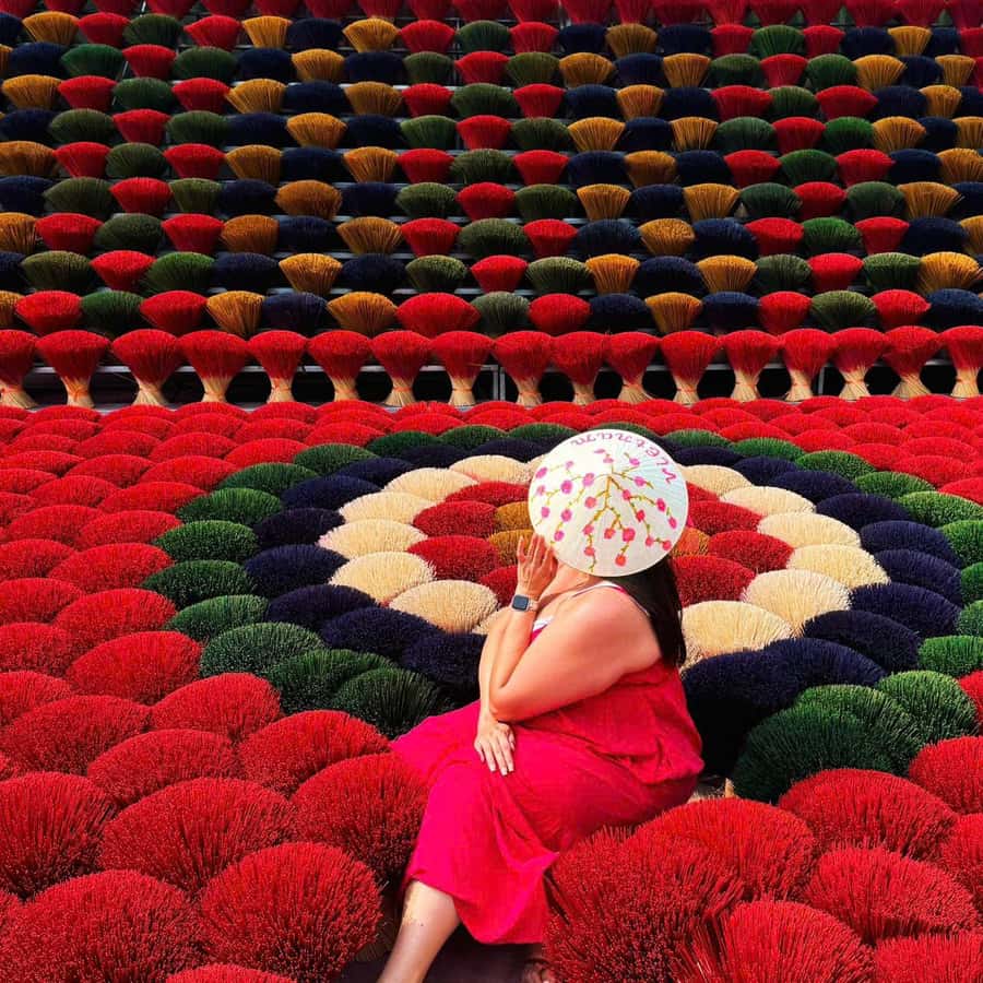 Hanoi: Incense Village, Hat-Making & Ninh Binh, Tam Coc Tour - Painting a conical hat in Chuong