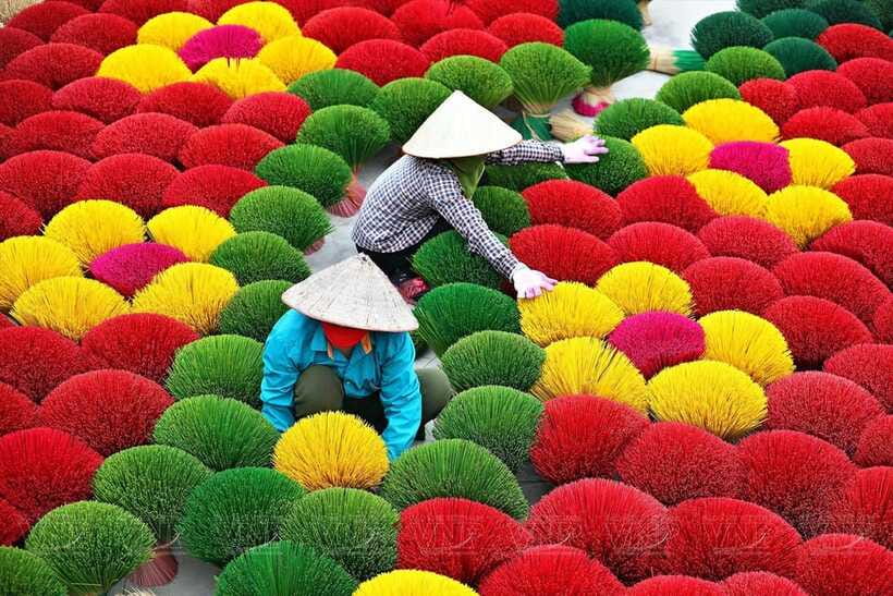 Hanoi Incense Village Tour & Traditional Crafts All Included - Guide quality and language support