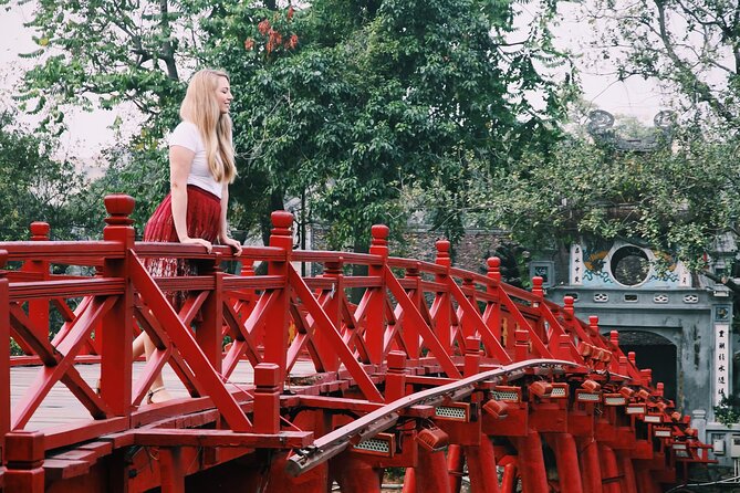 ️ Hanoi Instagram Tour: Most Famous Spots (Private & All-Inclusive) - Cau The Huc Bridge at Hoan Kiem Lake