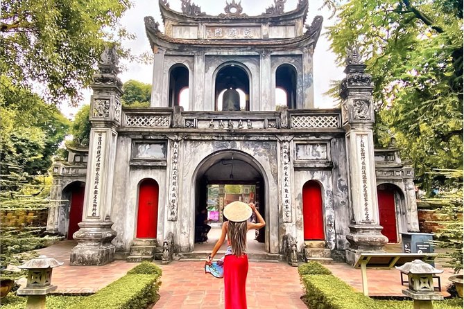 ️ Hanoi Instagram Tour: Most Famous Spots (Private & All-Inclusive) - Long Bien Bridge and Hanoi’s industrial side