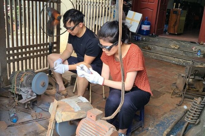 Hanoi Knife Making Traditional Workshop - Grinding, sharpening, and the family recipe