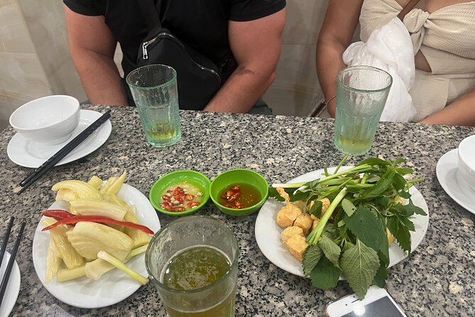 Hanoi Local Fresh Beer and Culinary Tour with Train Street Visit - Hang Da Street for Banh Mi and Saigon Beer