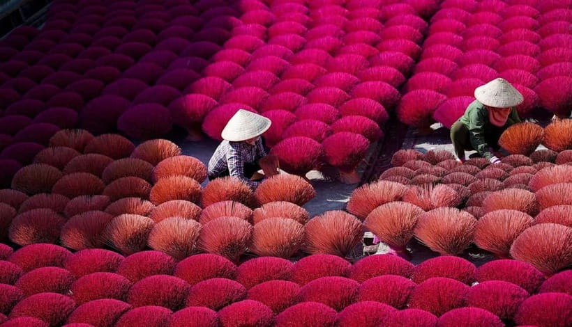 Hanoi: Long Dress Village or Incense Village, Hat Village - Quang Phu Cau and the incense-making process