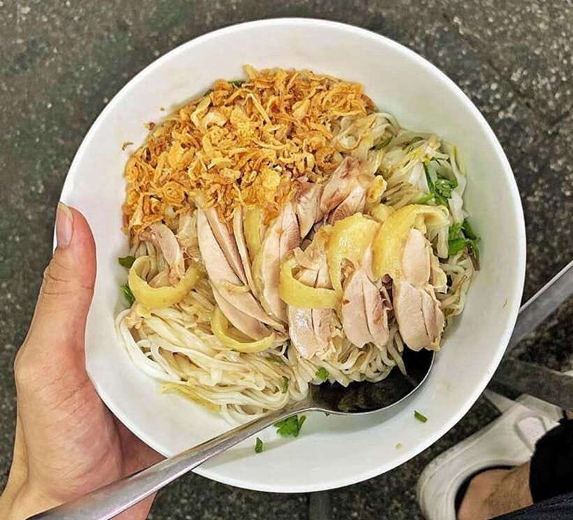 Hanoi: Michelin Guide Street Food Walking Tour - Optional train street, water puppets, and foot spa choices