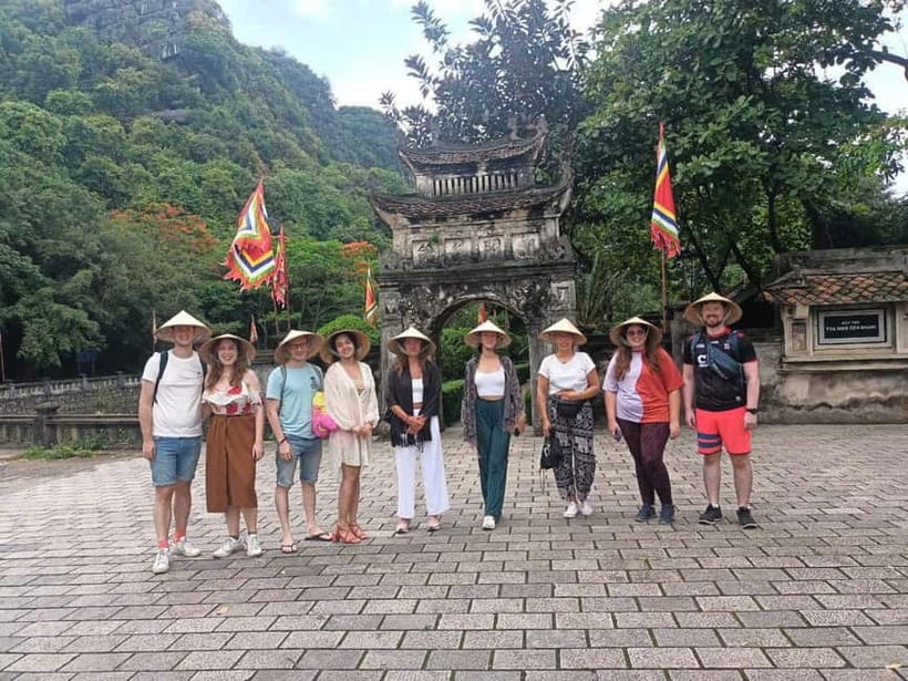 Hanoi/Ninh Binh: 1-Day Tam Coc/Trang An, Hoa Lu & Mua Caves - Key points at a glance