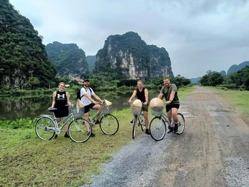 Hanoi/Ninh Binh: 1-Day Tam Coc/Trang An, Hoa Lu & Mua Caves - What the guides add to a busy schedule