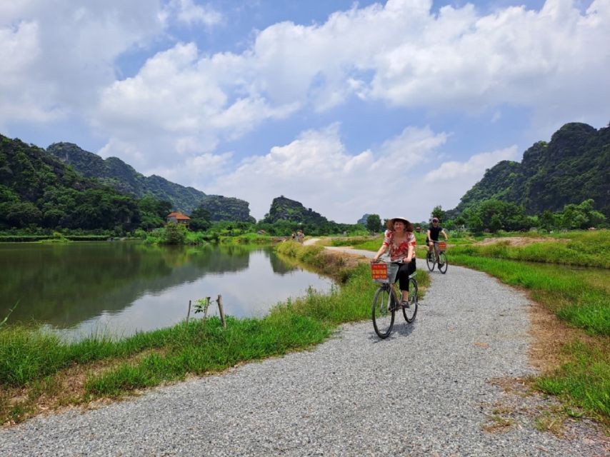 Hanoi: Ninh Binh, Hoa Lu, Tam Coc and Mua Cave Day Trip - Why this day trip works for a first visit