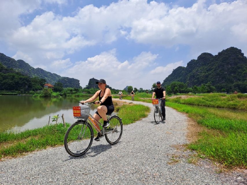 Hanoi: Ninh Binh, Hoa Lu, Tam Coc and Mua Cave Day Trip - Tam Coc by sampan for about 90 minutes