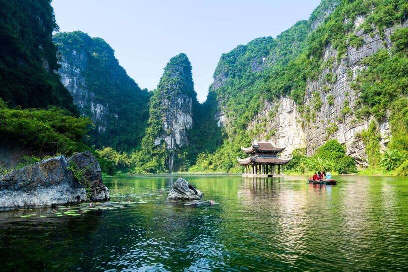 Hanoi: Ninh Binh- Hoa Lu - Trang An - Mua Cave - Best Seller - Hoa Lu and Vietnam’s early capital