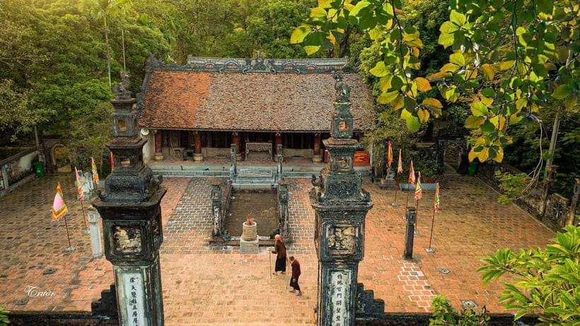 Hanoi: Ninh Binh- Hoa Lu - Trang An - Mua Cave - Best Seller - Trang An’s caves by four-person sampan