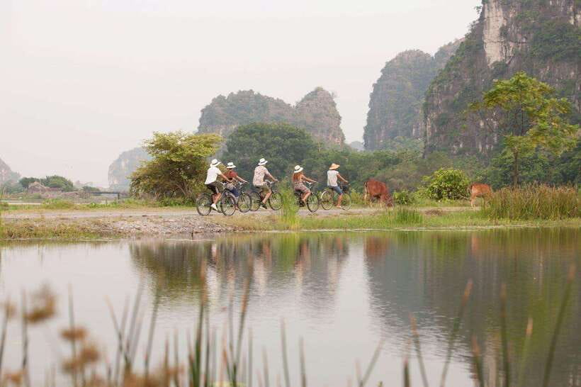 Hanoi: Ninh Binh- Hoa Lu - Trang An - Mua Cave - Best Seller - Getting back to Hanoi after a full day