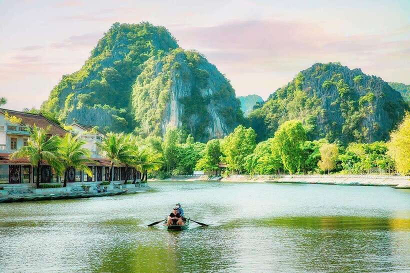 Hanoi: Ninh Binh, Tam Coc, Mua Cave & Hoa Lu with cycling - Tam Coc by river boat