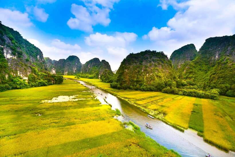 Hanoi: Ninh Binh, Tam Coc, Mua Cave & Hoa Lu with cycling - Mua Cave and the 500-step finish