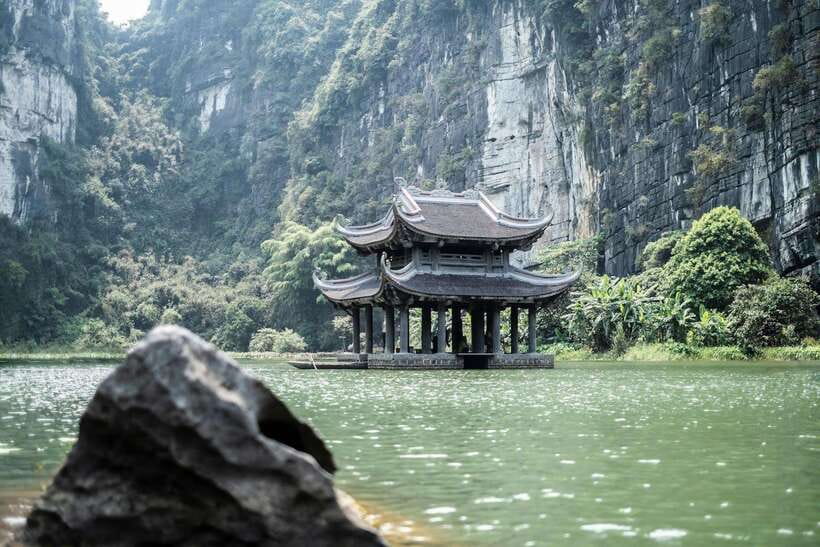 Hanoi:Ninh Binh-Trang An-Mua Cave-Hoa Lu&Cycling BEST SELLER - Hanoi pickup and the road to Ninh Binh