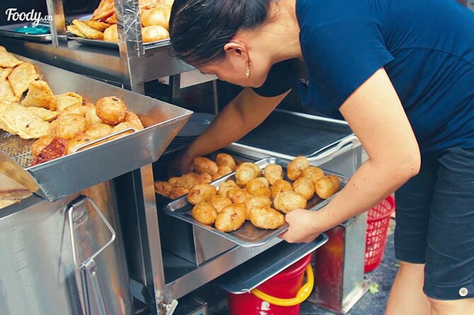 Hanoi Old Quarter Street Food tour with 12 plus tastings - Stop six: chè at Chè Hương Hải