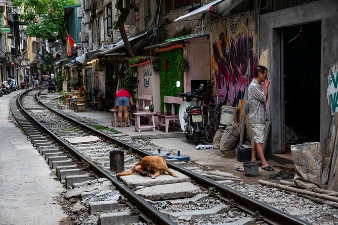 Hanoi On the Tracks Photo Tour - What the photographer guides actually add