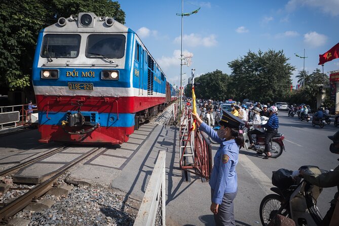 Hanoi On the Tracks Photo Tour - Who should book this early morning photo walk?