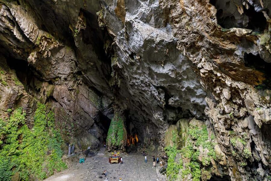 Hanoi: Perfume Pagoda - Yen Stream Boat Ride, Lunch & Cave - Yen Stream by bamboo boat