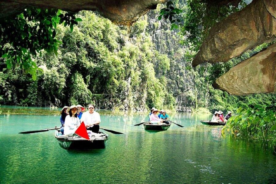 Hanoi: Perfume Pagoda - Yen Stream Boat Ride, Lunch & Cave - The morning ride from Hanoi to Yen Wharf