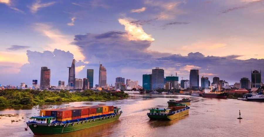 Hanoi: Private custom tour with a local guide - Through the Old Quarter’s narrow passages