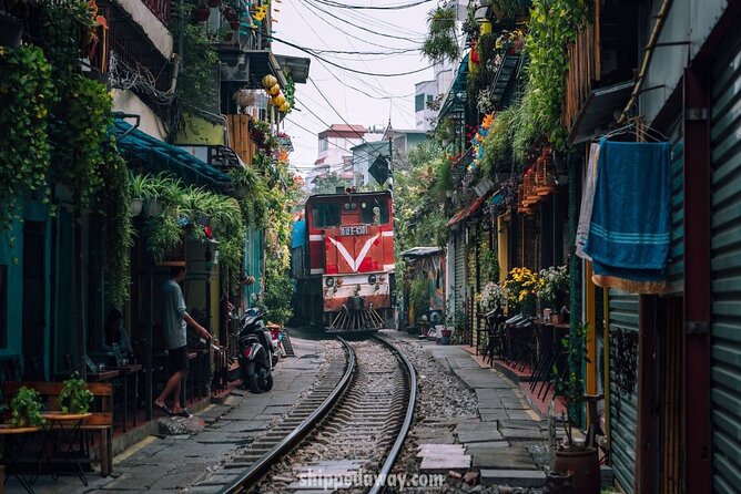 Hanoi Private Day Tour: Hidden Gems, Hoa Lo Prison, Train Street - Hanoi Opera House and the French Quarter finish