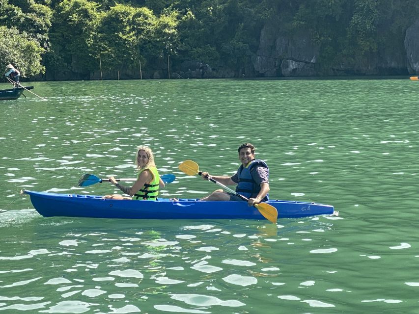 Hanoi: Roundtrip Halong Bay Islands, Caves, Kayaking & Lunch - The famous rock formations from the water