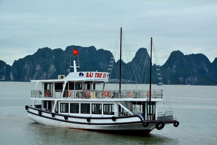 Hanoi: Roundtrip Halong Bay Islands, Caves, Kayaking & Lunch - Boarding the boat at noon